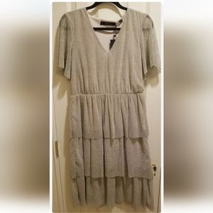 Vera moda Size L women's dress. Sparky with ruffles. Short sleeve